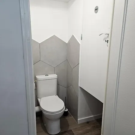 Chic, Contemporaine Au Pied De La Cathedrale Daire Vienne (Isere)